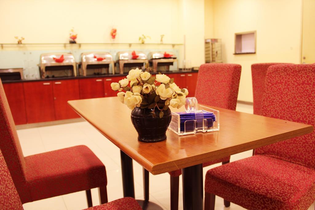 Hanting Express Qingdao Chengyang District Government エクステリア 写真